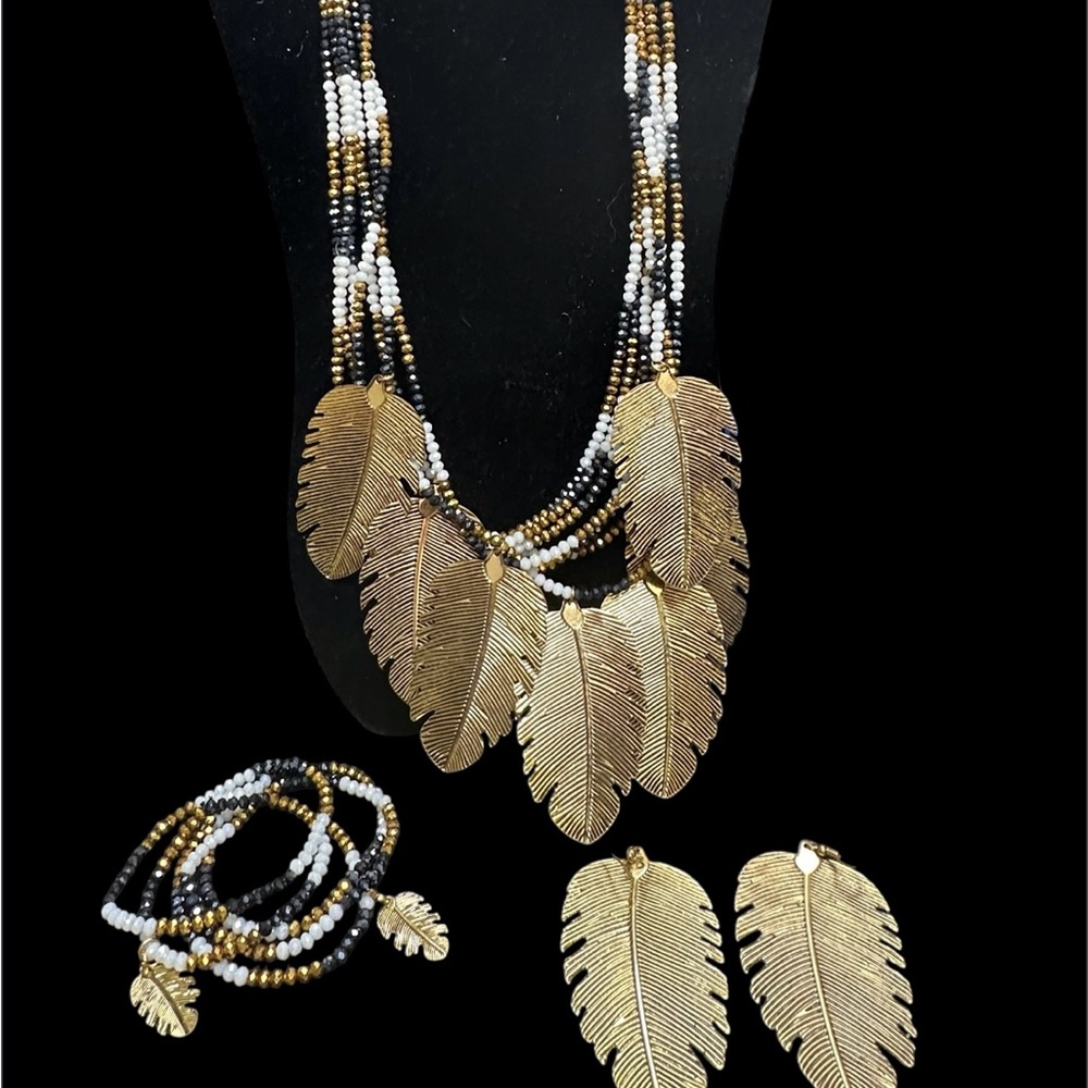 Sassy Jones Feather Jewelry Set